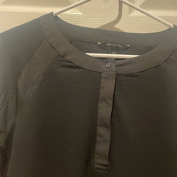 Banana Republic blouse peek button SZ small - Picture 3 of 6
